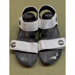 Therafit‎ H60419B/White Silver Strappy Sandal Womens Size 10.5-11